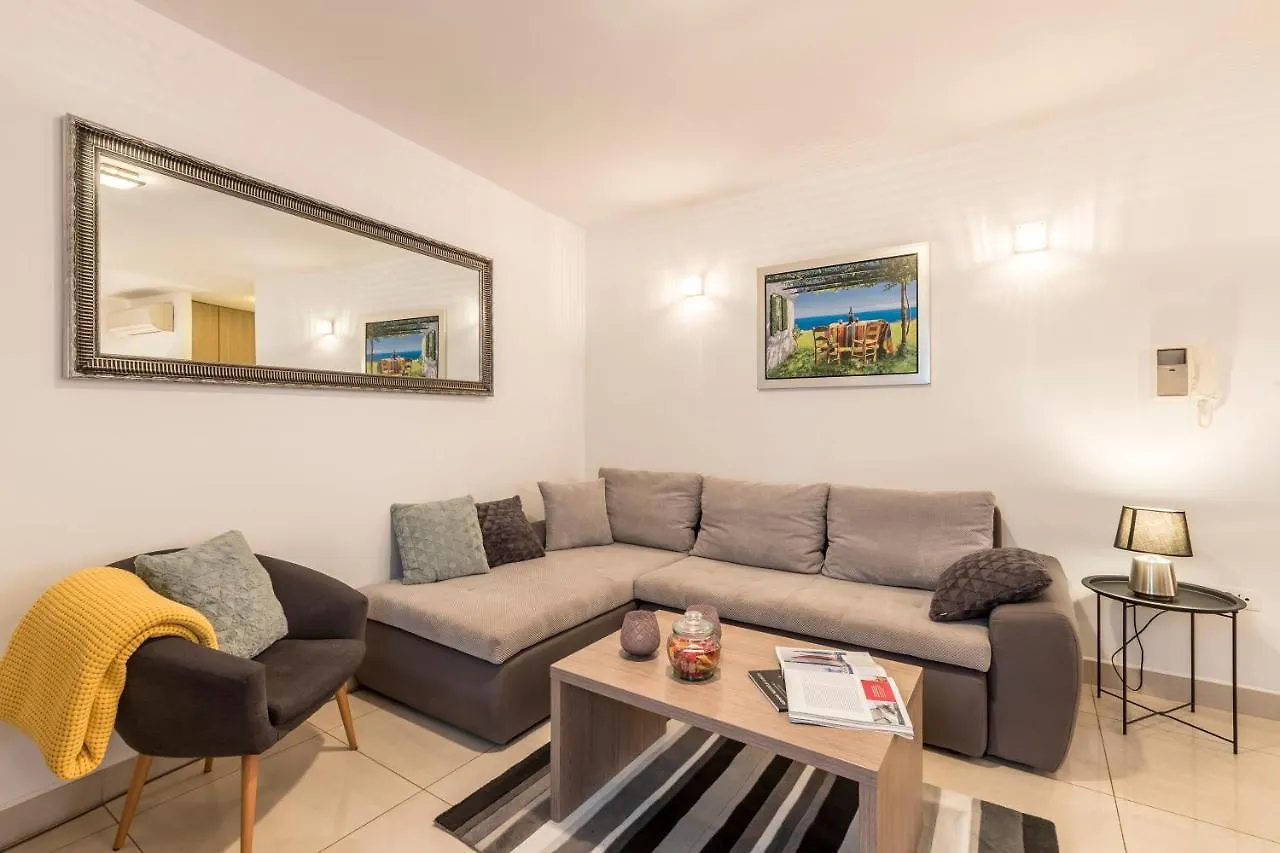 Varos Apartment Split
