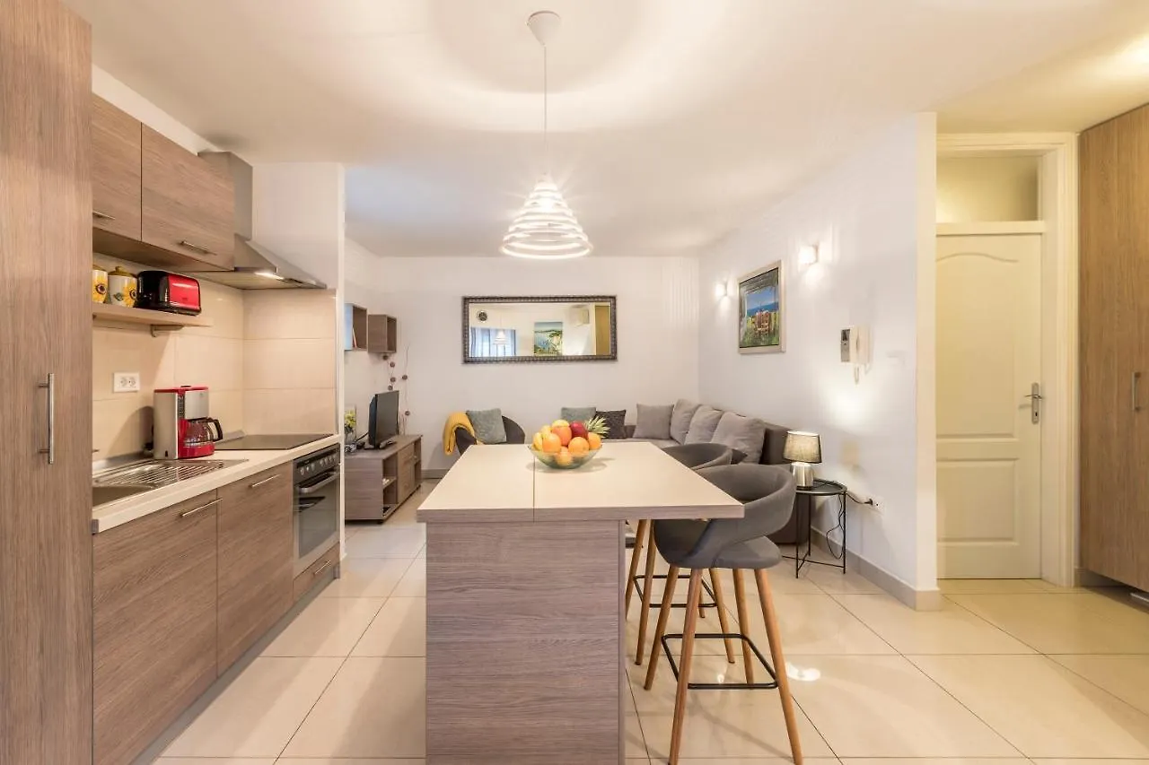 Varos Apartment Split